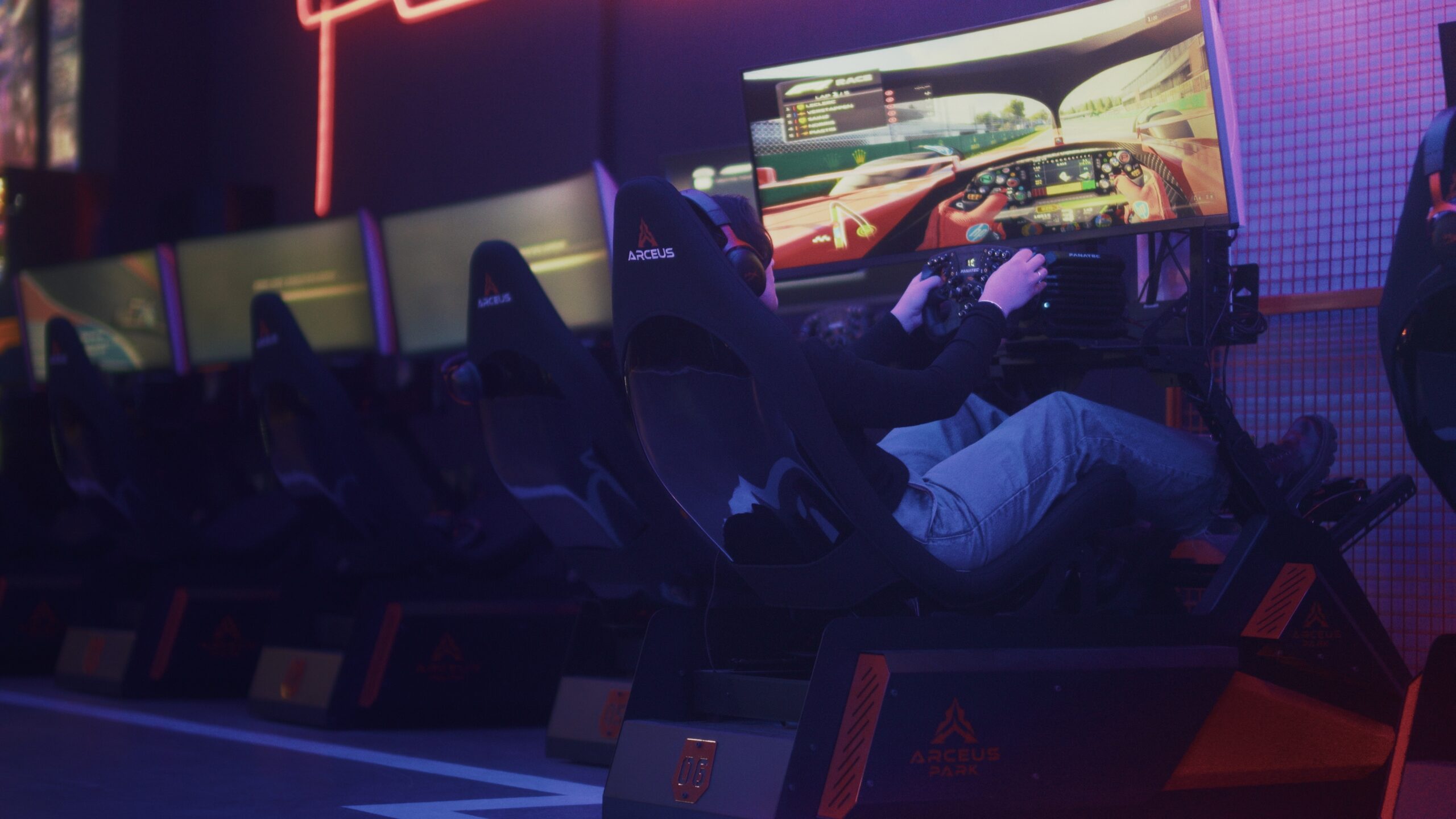 ARCEUS PARK Antalya sim racing ve oyun merkezi